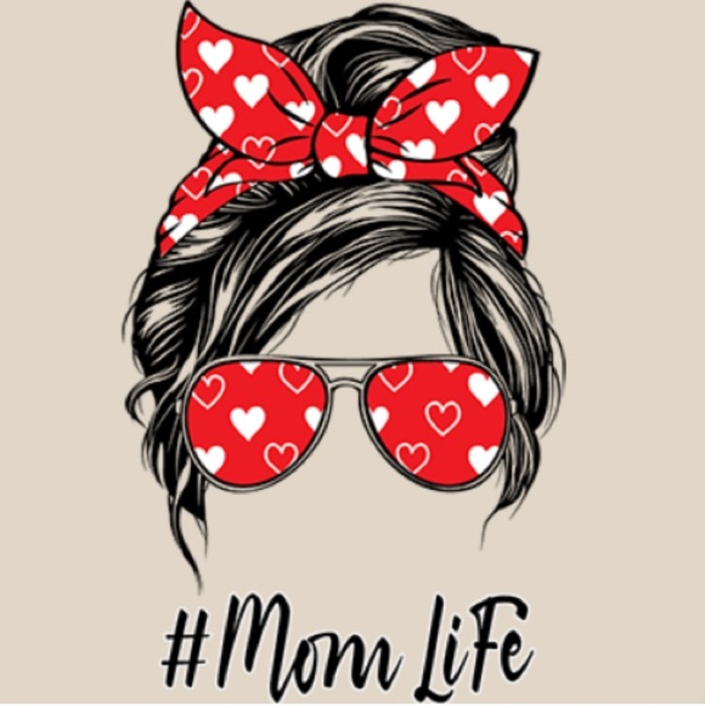 ❤️Mom Life T-Shirt❤️Made to order